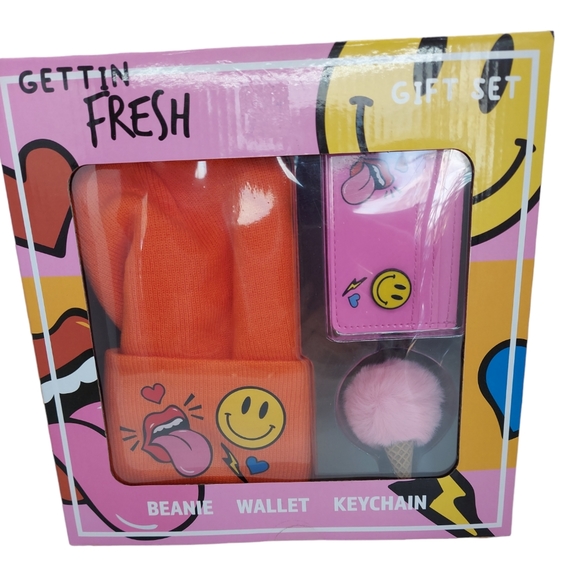Gettin Fresh Gift Set Beanie, Card Holder, Keychain NWT - Picture 1 of 6